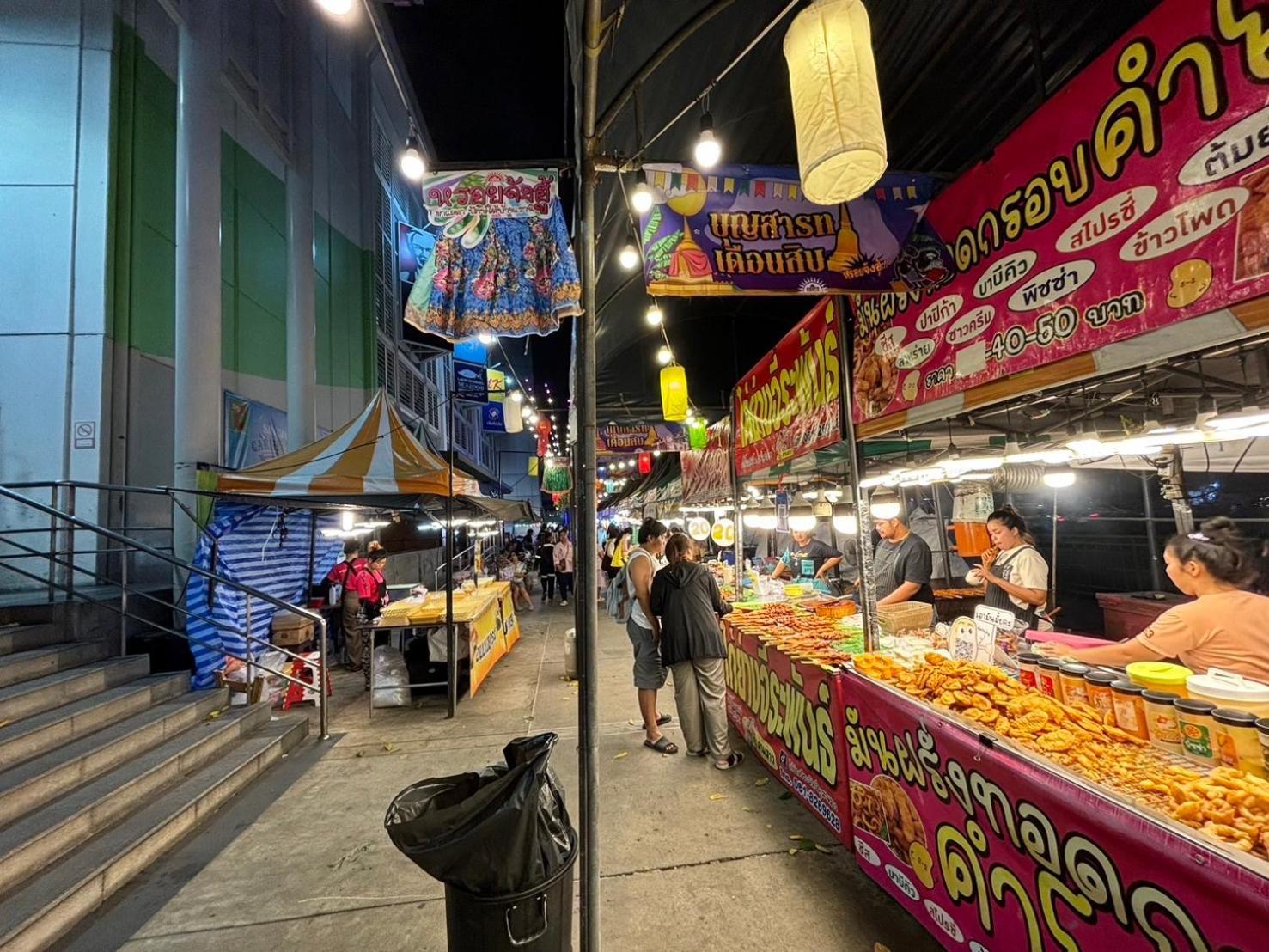 The White Den Chatuchak Bangkok Exteriér fotografie