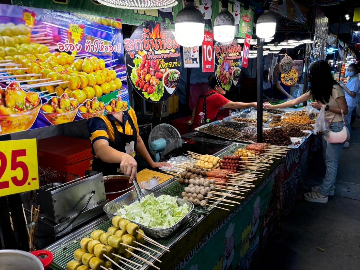 The White Den Chatuchak Bangkok Exteriér fotografie